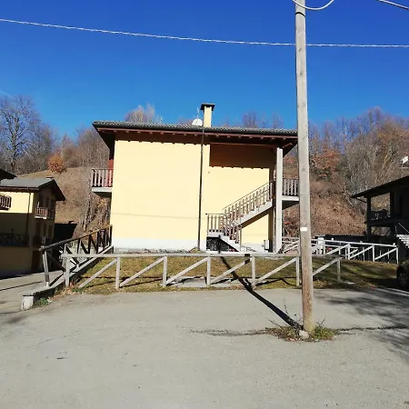 Ai Piedi Del Monte Cimone Апартаменты *